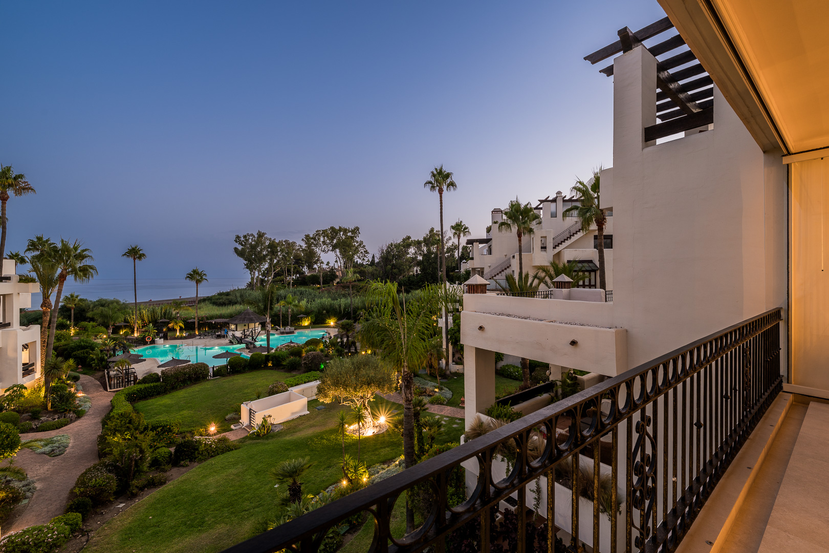 Bahia del Velerin 3-5 - 28 Terrace night