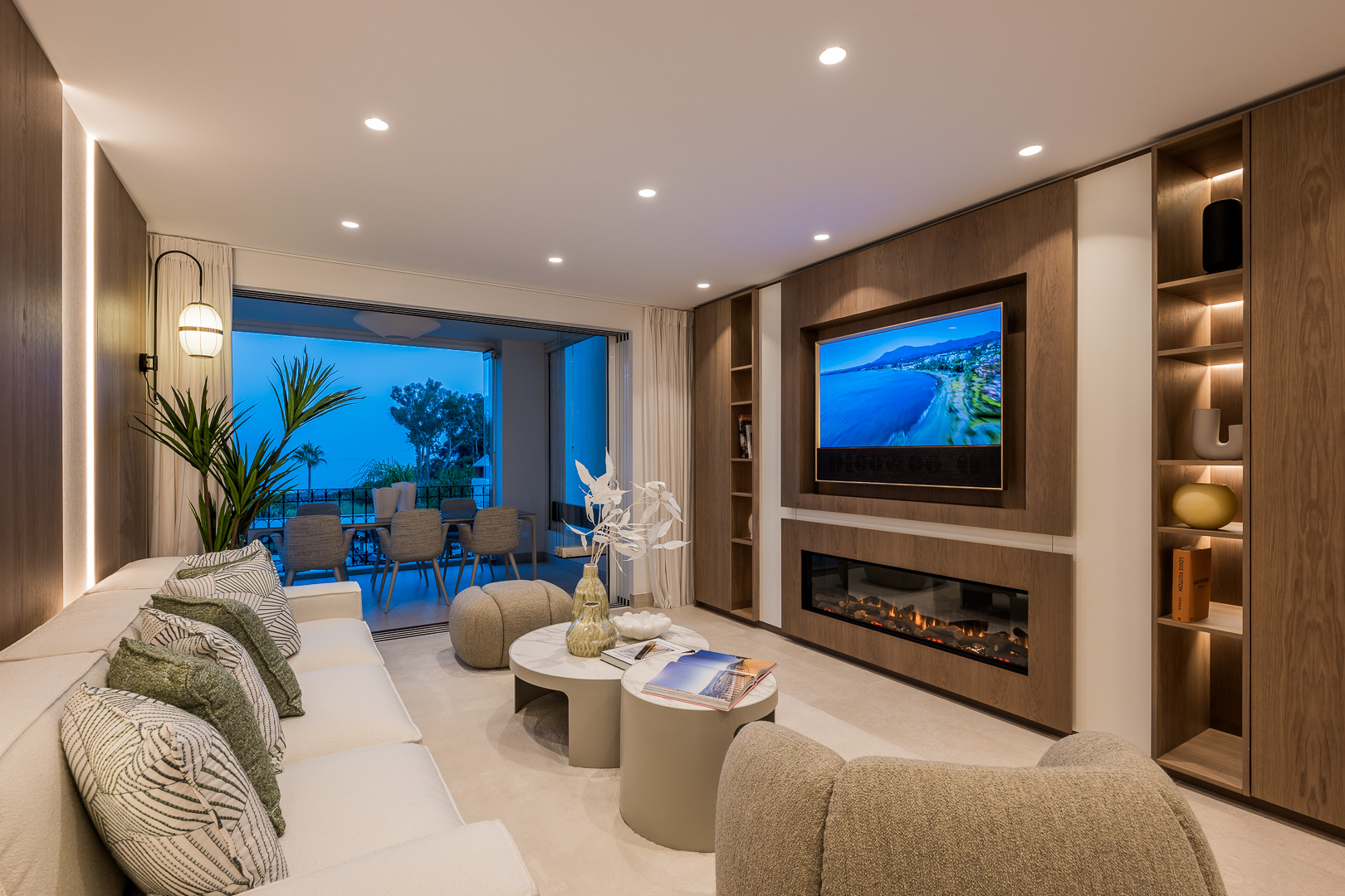 Bahia del Velerin 3-5 - 30 Living room night