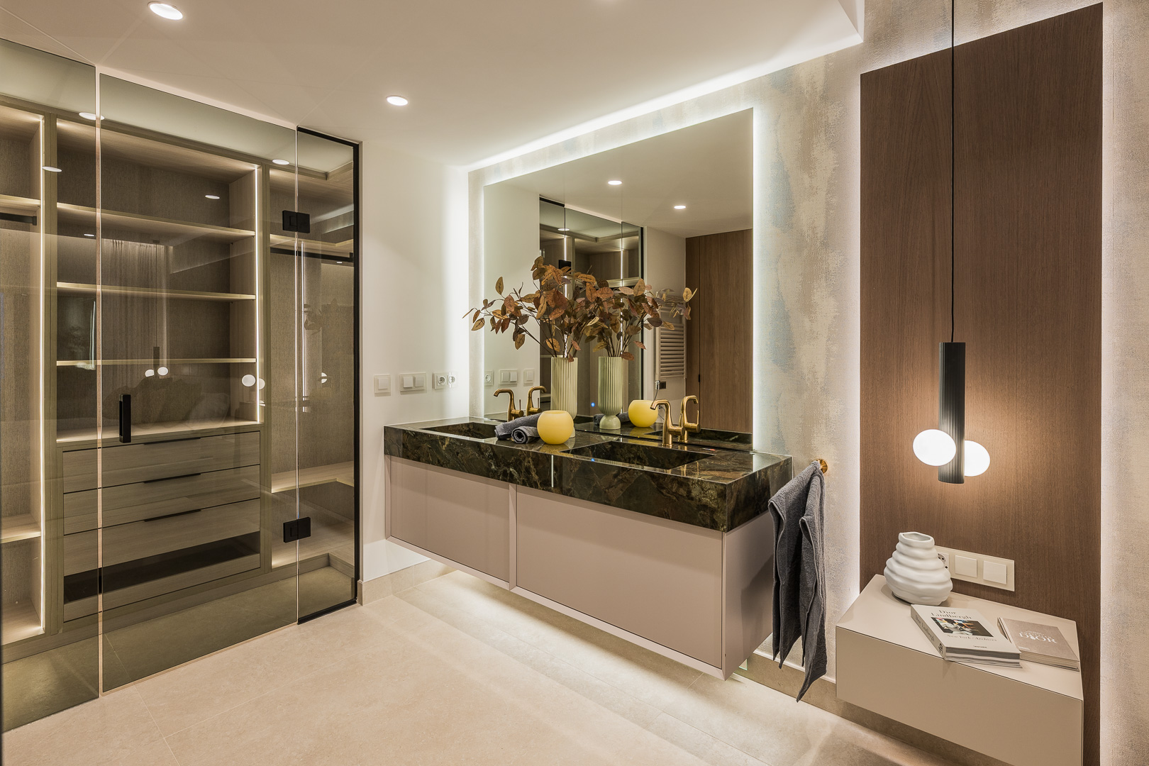 Bahia del Velerin 3-5 - 37 Master bathroom night