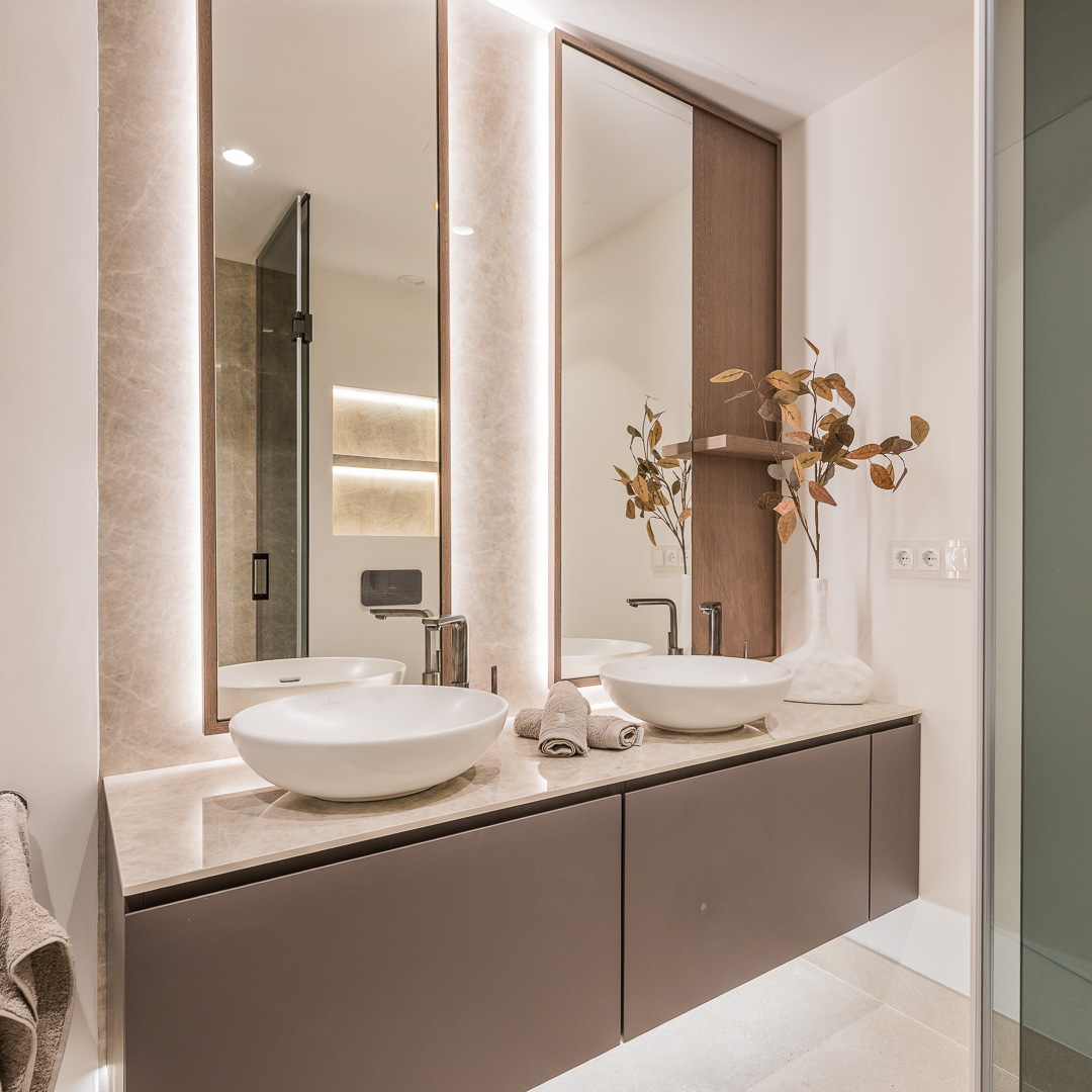 Bahia del Velerin 3-5 - 41 sedond bathroom night