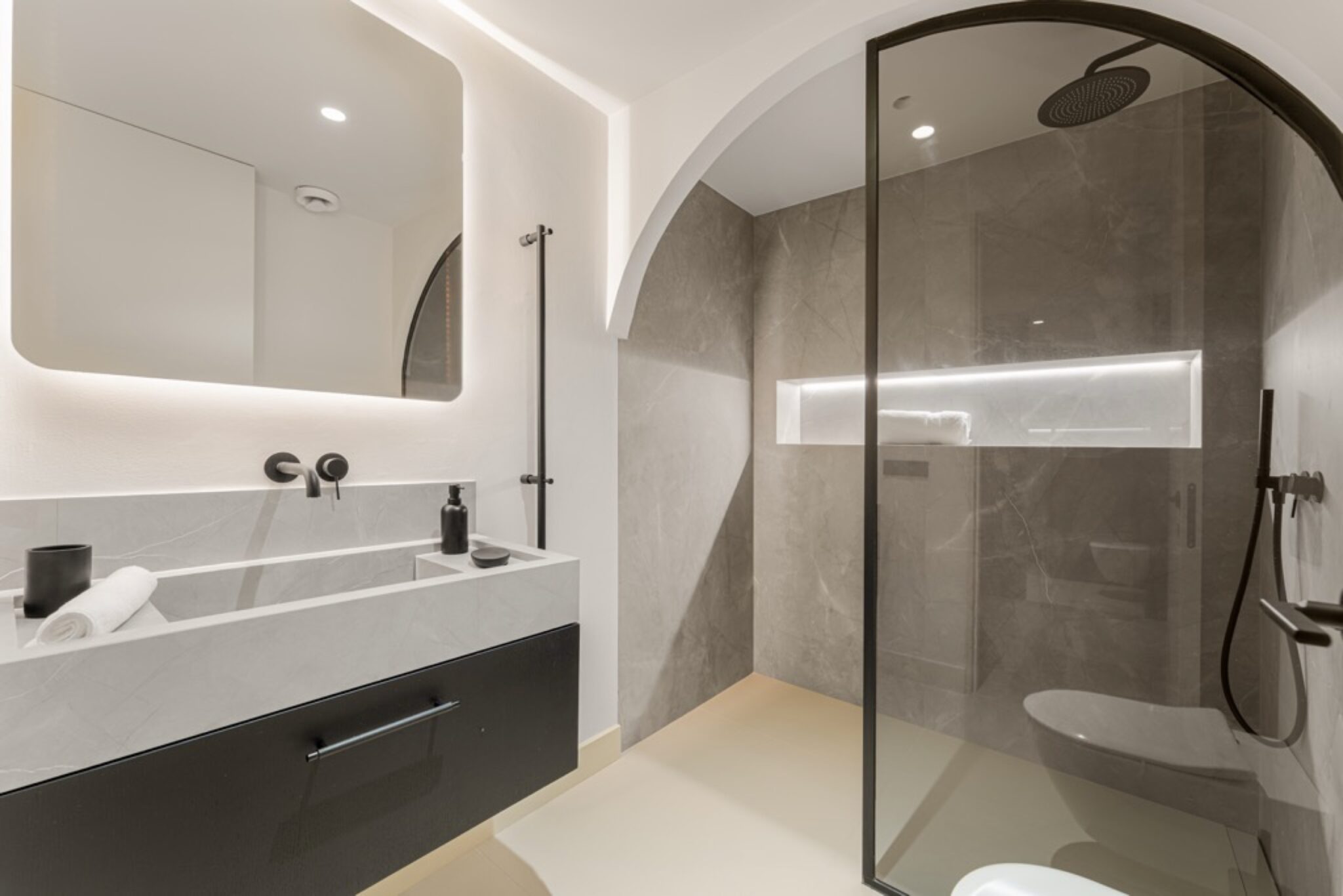 Penthouse Halcon 2-21